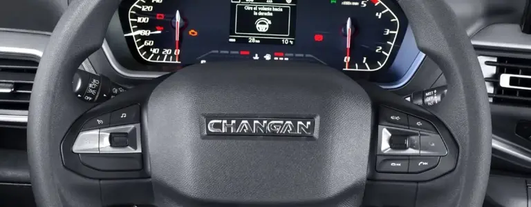¿Qué significan las luces del tablero de un auto?